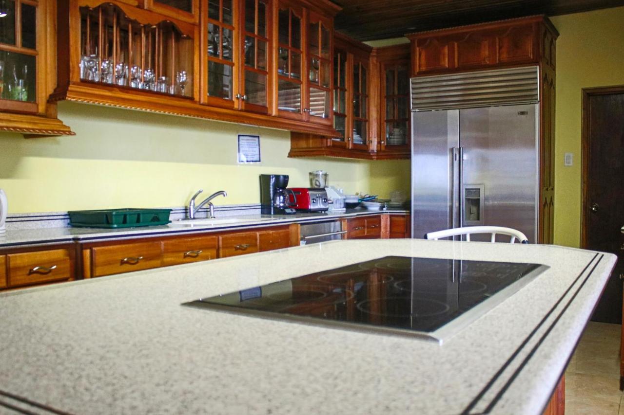 Clarridge View Guesthouse Бухта Монтего Экстерьер фото