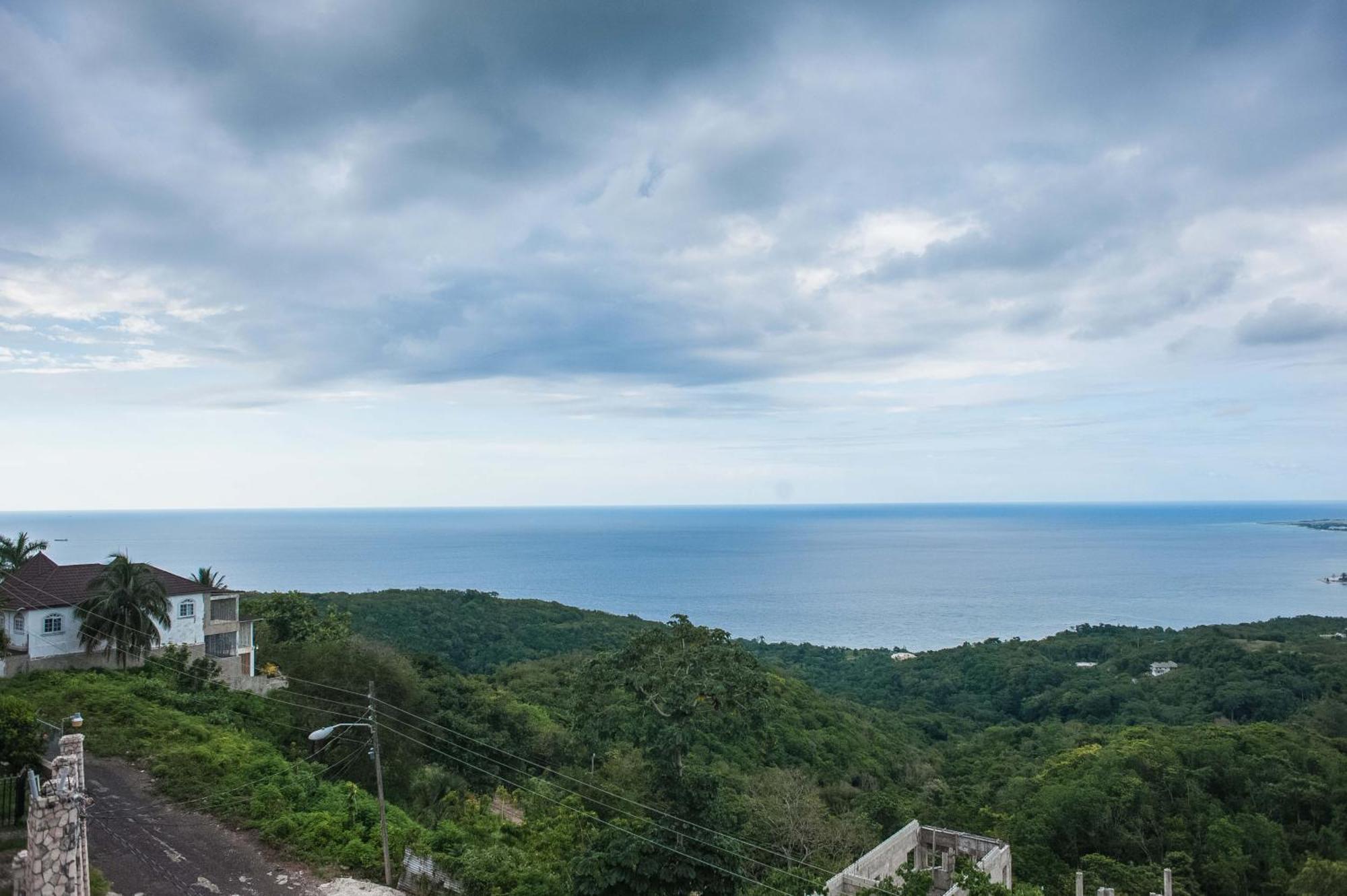 Clarridge View Guesthouse Бухта Монтего Экстерьер фото