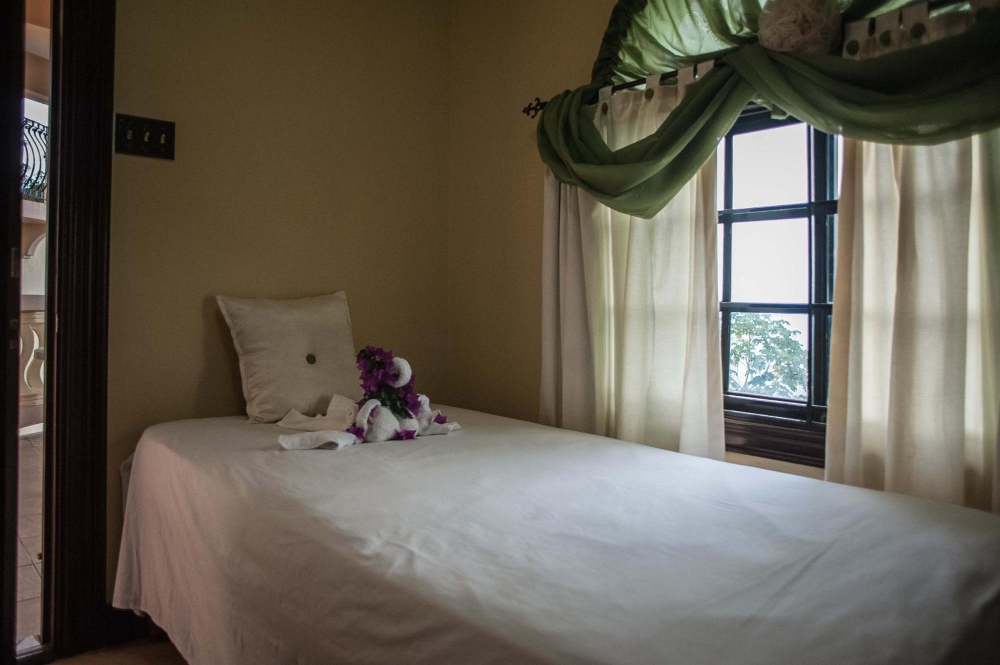 Clarridge View Guesthouse Бухта Монтего Экстерьер фото